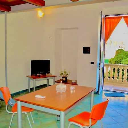 Sleep And Relax Apartment Santa Cesarea Terme Exterior photo