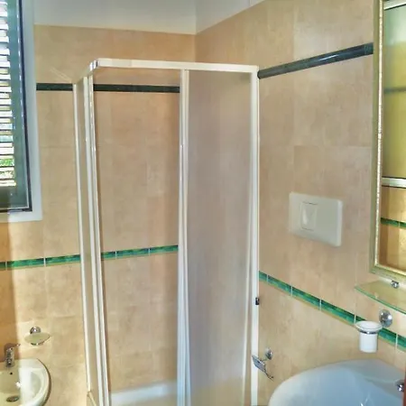 Sleep And Relax Apartment Santa Cesarea Terme Exterior photo